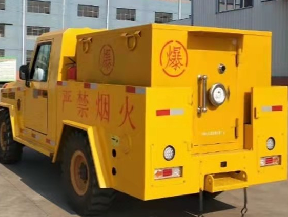 垫江凯龙爆破器材运输车：保障爆破任务的安全运行